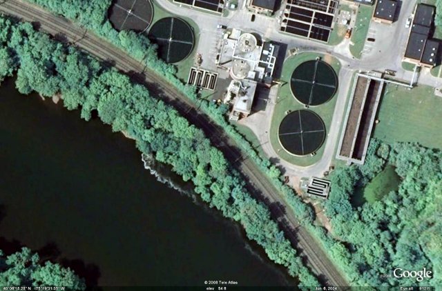 Sewer Discharge into Schuylkill River in Norristown.JPG