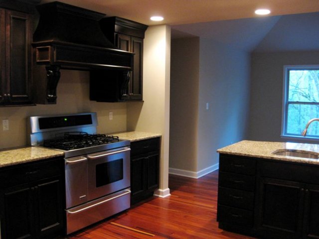 Kitchen 2.jpg