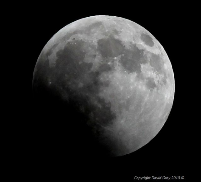 Eclipse Dec 21 2010 01.JPG Eclipse Dec 21 2010 01.JPG