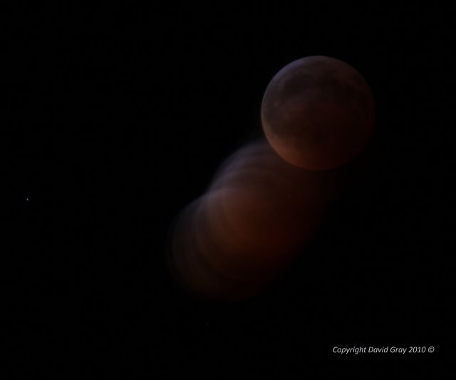 Eclipse Dec 21 2010 05 Shook the Tripod.jpg Eclipse Dec 21 2010 05 Shook the Tripod.jpg