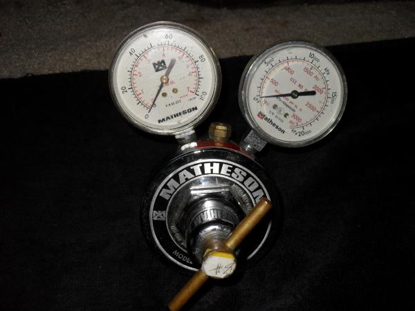 pglenn-albums-co2-regulators-valves-fittings-sale-picture10401-matheson-8-580-w-cga320-stem.jpg