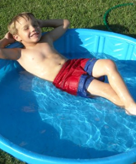 Kid_In_Pool.JPG