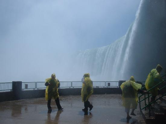 journey-behind-the-falls.jpg