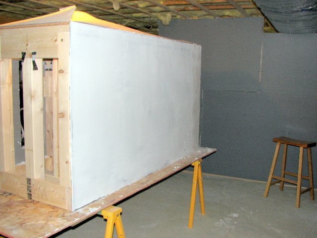 Tank Stand - Skim Coat 003 (post).JPG