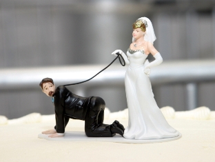 Funny_wedding_cake_top.jpg