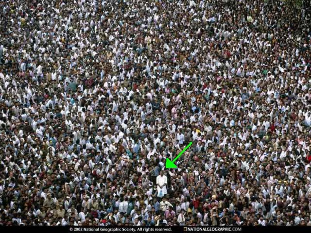 trichur-pooram-crowd-508657-sw.jpg