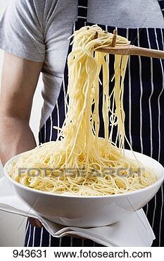 cooked-spaghetti-dish_~943631.jpg