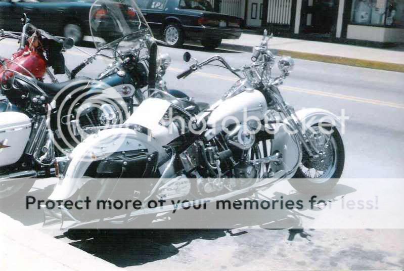 Motorcyclewithouthotchick2.jpg