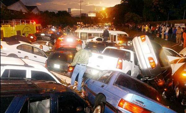 insame_multi_car_pile_up-1.jpg